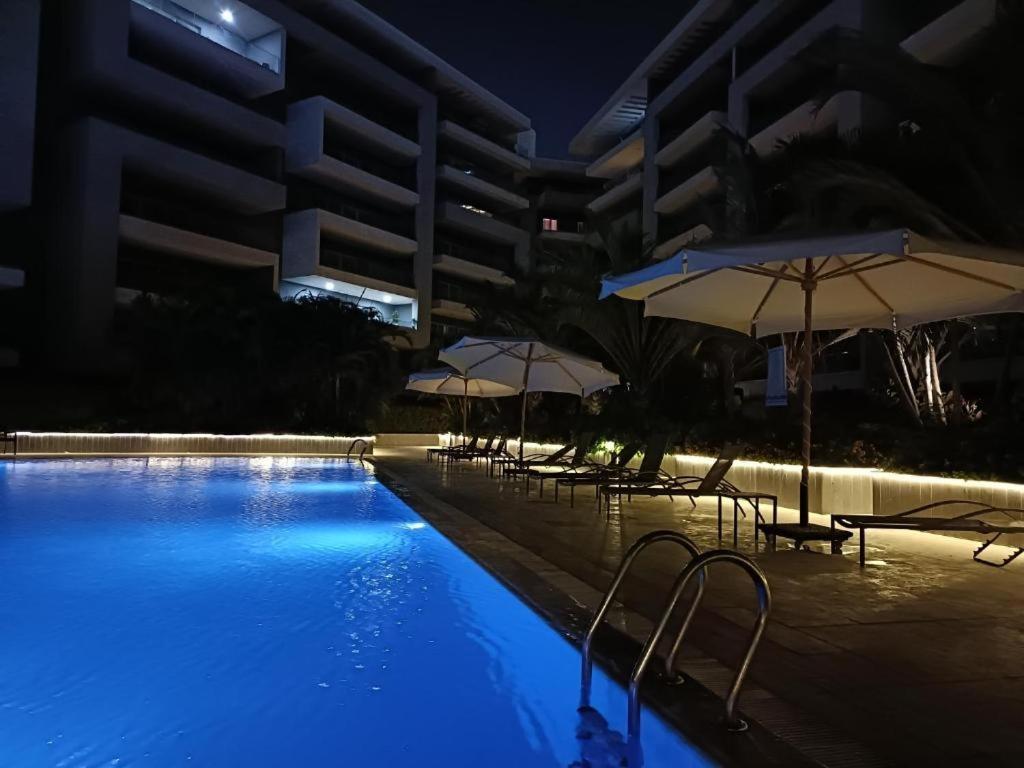 Parkside Boutique 3 Bbr Serviced Apartment - Ocean Blue - Near Airport Caïro Buitenkant foto