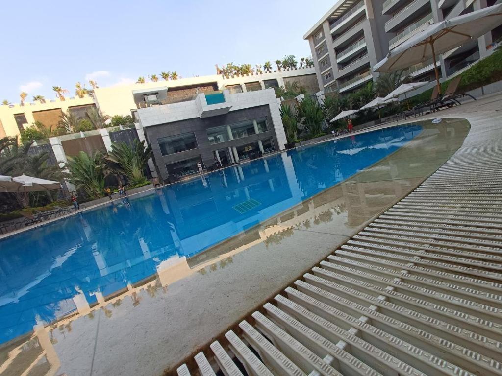 Parkside Boutique 3 Bbr Serviced Apartment - Ocean Blue - Near Airport Caïro Buitenkant foto